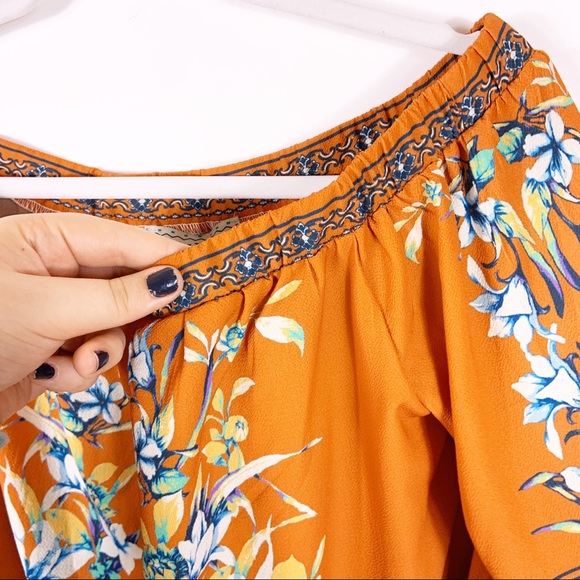 •SOLD• Flying Tomato Off-Shoulder Bell Sleeve Top - Picture 4 of 7